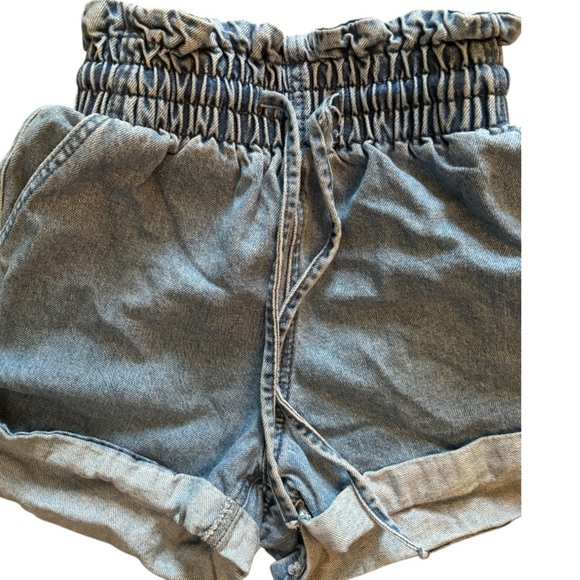Forever 21 Denim Shorts Size Extra Small (XS) - Picture 3 of 6